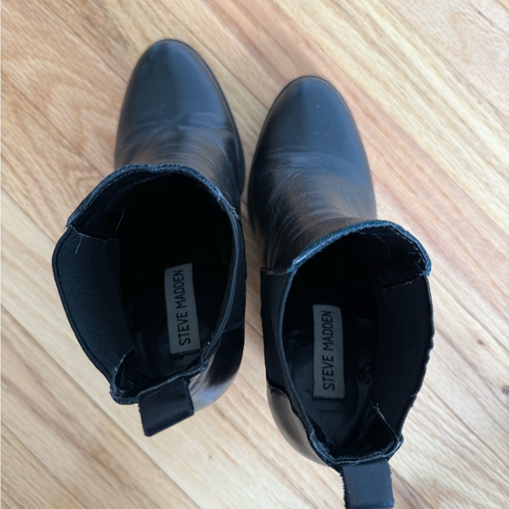 Classic Steve Madden Booties - Picture 3 of 4